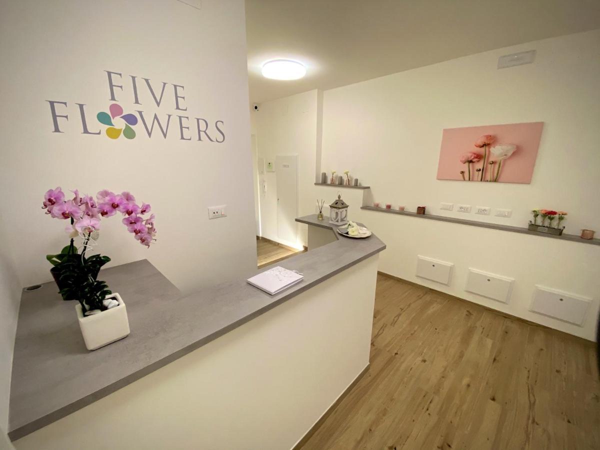 Five Flowers Gasthof