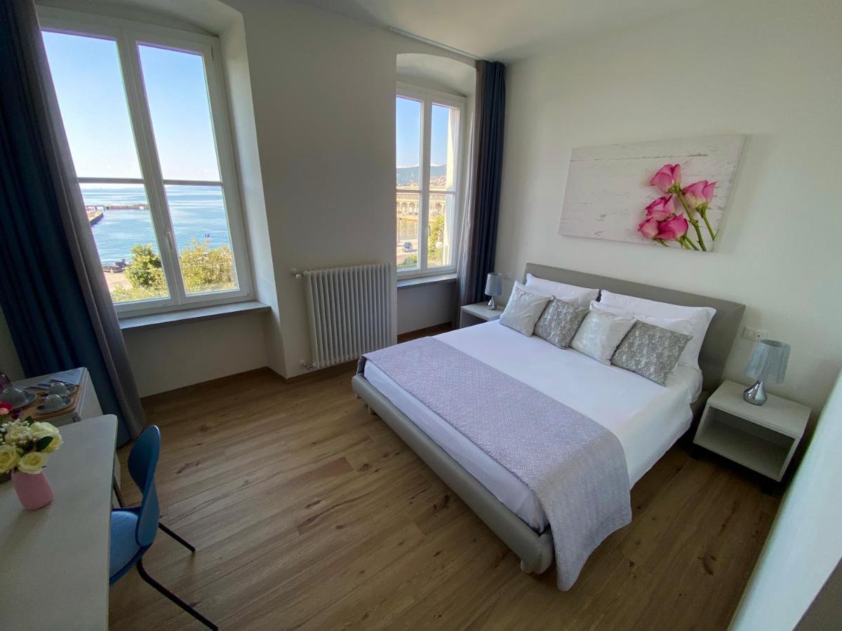 Five Flowers Guest house